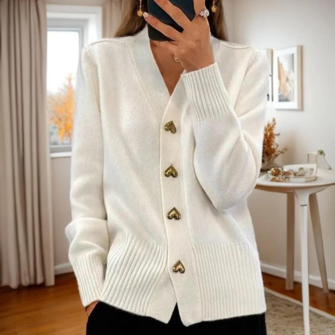 Emily™ | Soft cardigan with heart buttons